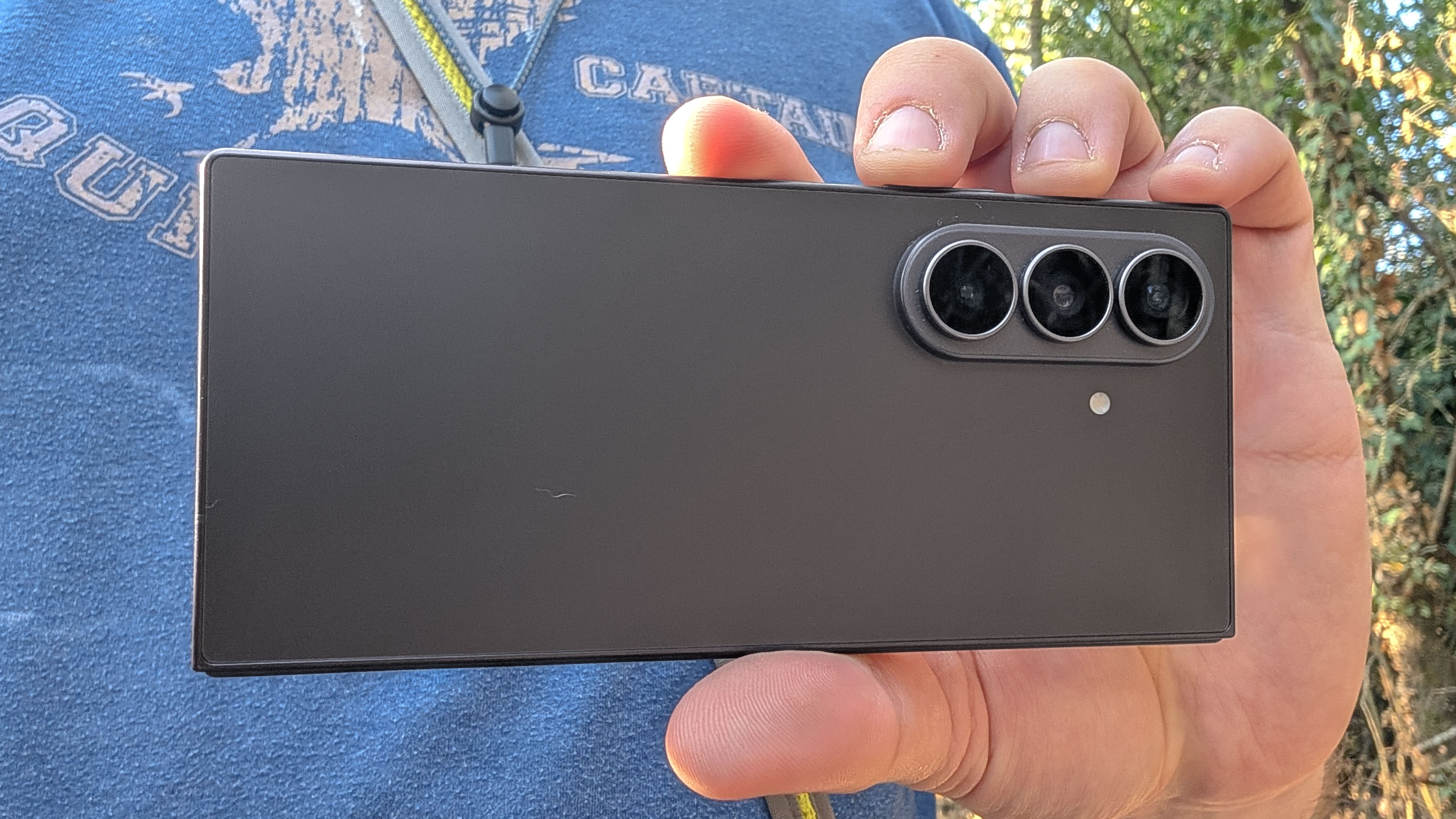 Images de la critique du samsung galaxy z fold 8 ultra