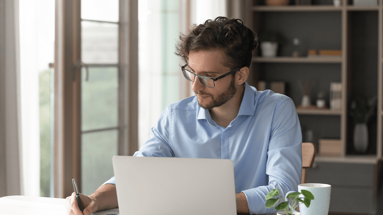 75 % des Offres Tech Recherchent de l'IA : Génération Z Face au Choix Spécialiste ou Généraliste !