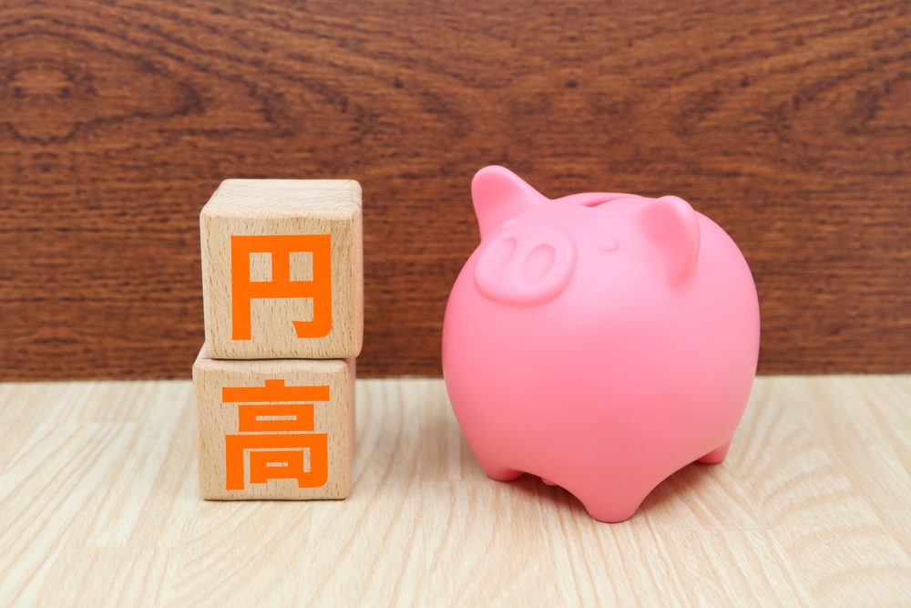 Aujourd'hui en macroéconomie : Vers un retour à 155 yens grâce à trois jours consécutifs d'interventions sur le yen — des doutes sur l'efficacité de ces mesures.