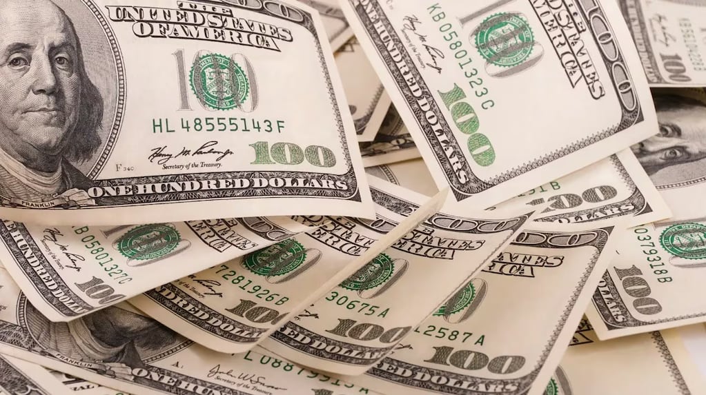 Dollar aujourd'hui : découvrez les taux officiels, bleu, de gros, MEP, CCL et crypto ce lundi 3 août !