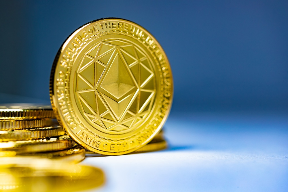 Ethereum fête son 11e anniversaire : Un contrat de 800 millions de dollars en IA pour DOGE !