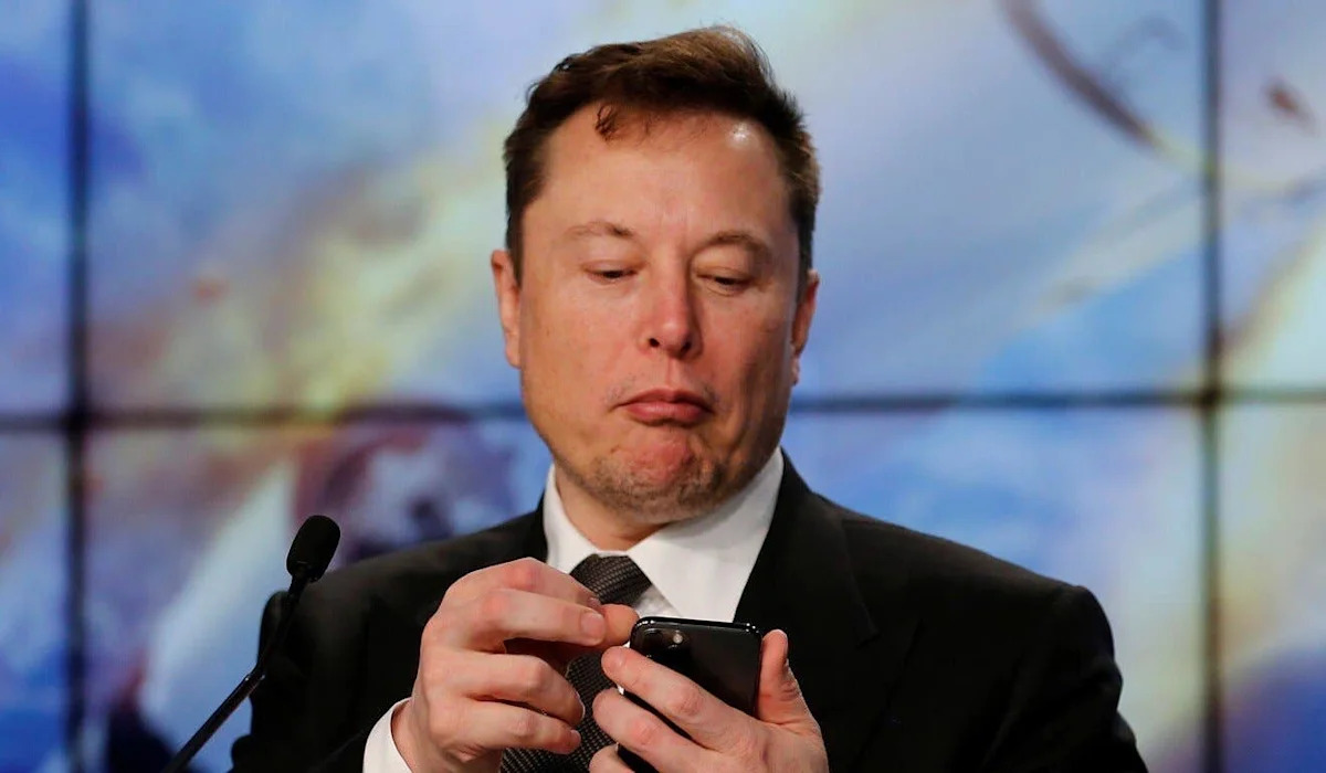 L'avertissement d'Elon Musk sur l'IA et le dollar commence à se réaliser !