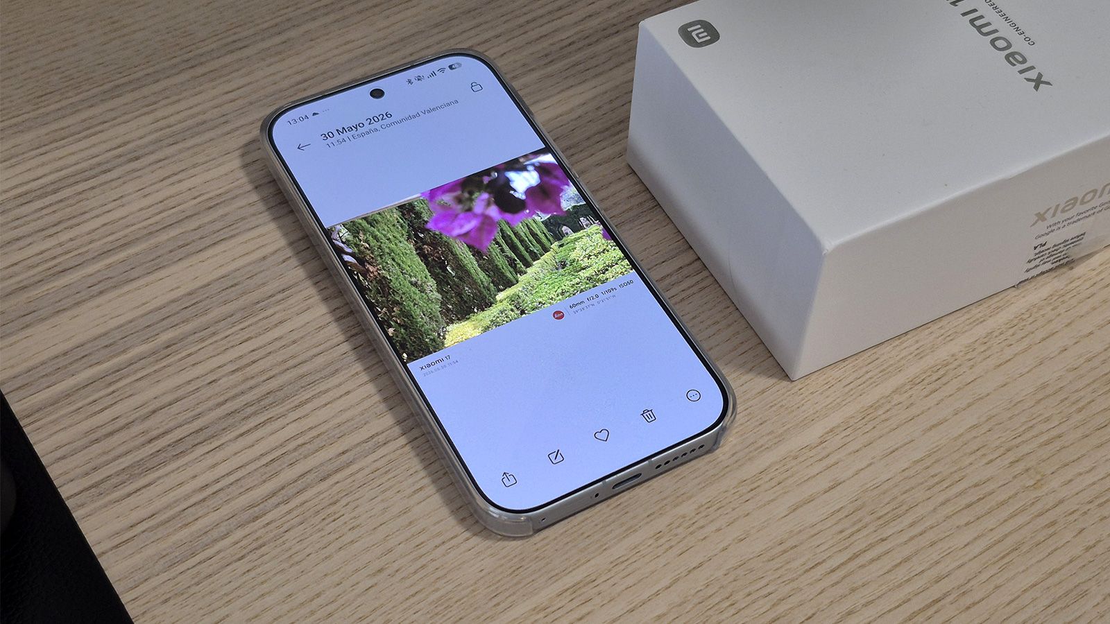 Interface de la galerie de photos d'un smartphone Xiaomi 17.
