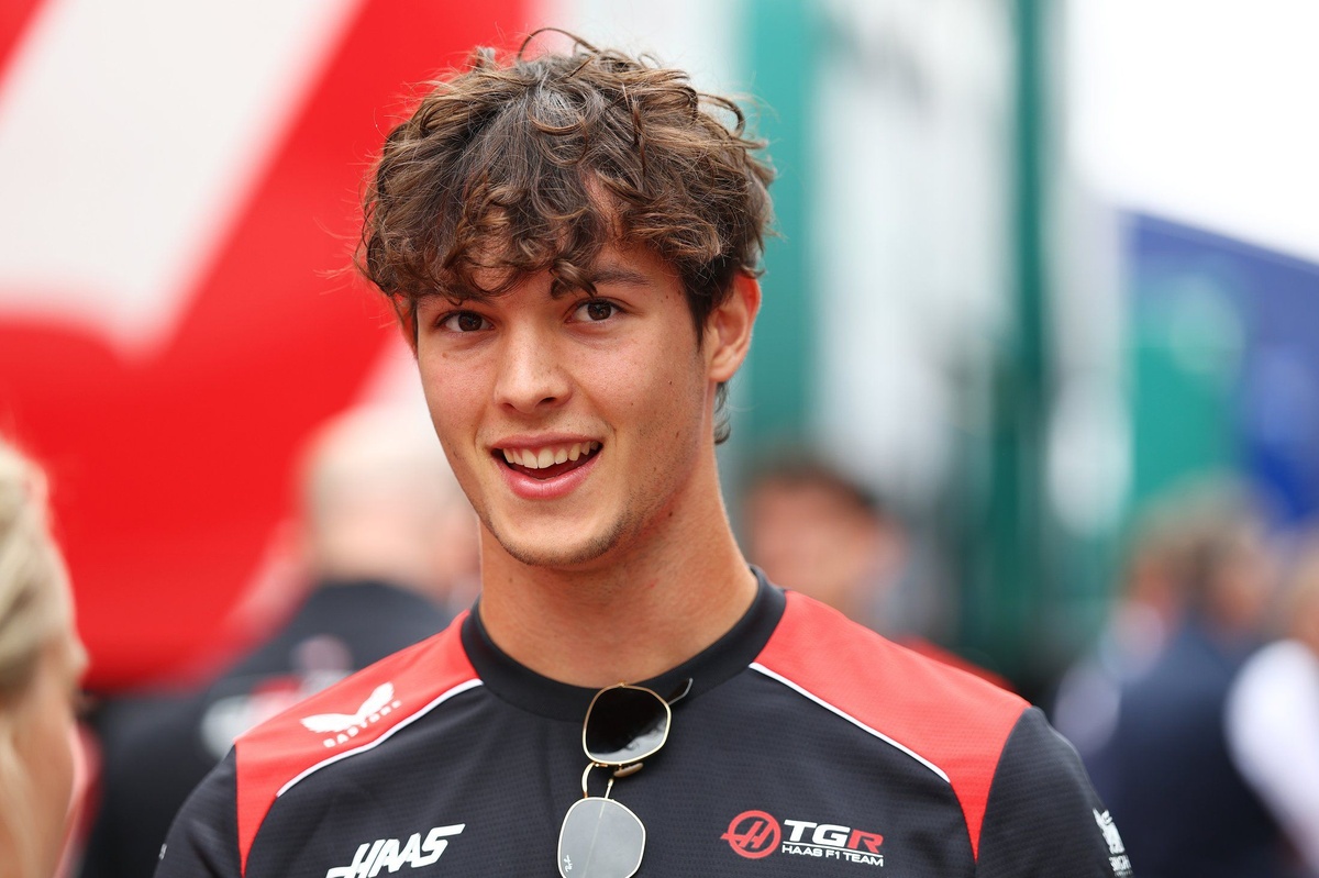 Ollie Bearman se confie sur son émouvante expérience avec la Lotus F1 d'Ayrton Senna : un moment inoubliable !