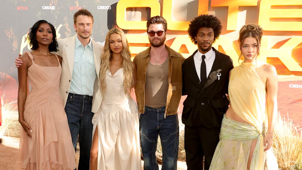 Les acteurs d'Outer Banks à la première de la saison 5