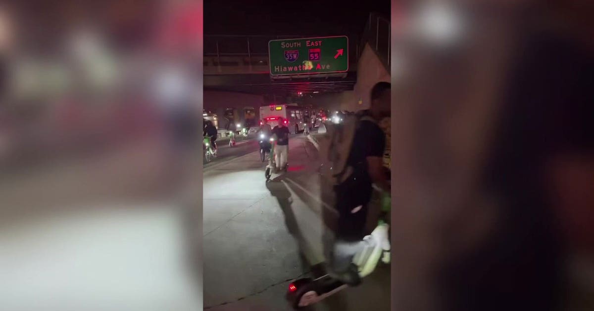 Prise d'assaut de scooters à Minneapolis : Un cycliste témoigne que "tout le monde est venu" après une vidéo TikTok !