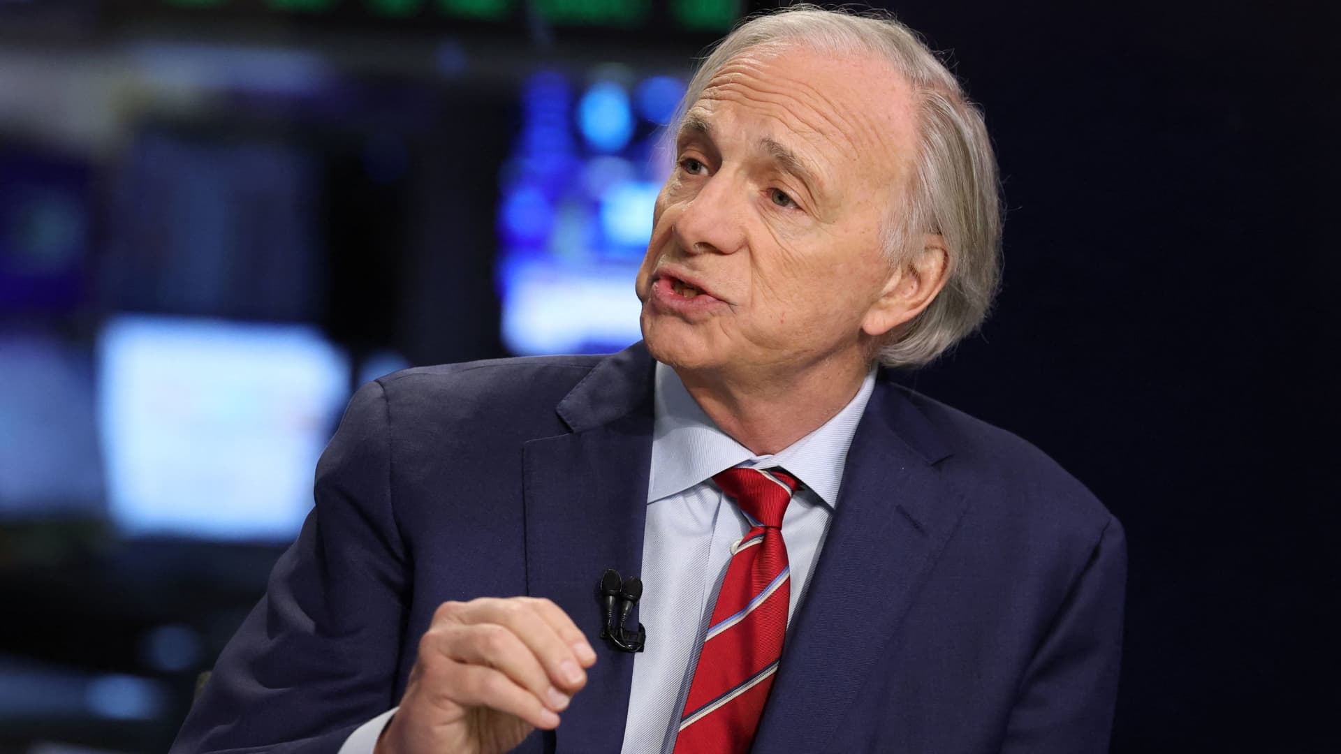 Ray Dalio : Le mouvement de Bessent révèle l'imminence d'une crise de la dette, mise en lumière des atouts de l'or et du bitcoin !