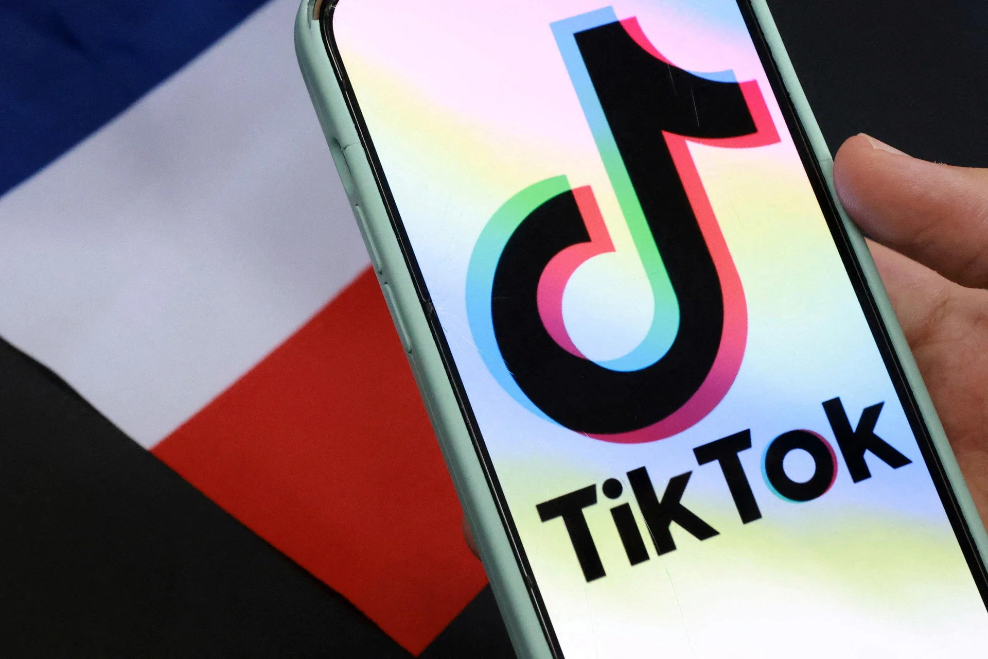 TikTok dévoile une fonctionnalité pour envoyer de l'argent via les messages directs : un pas de plus vers les services financiers !