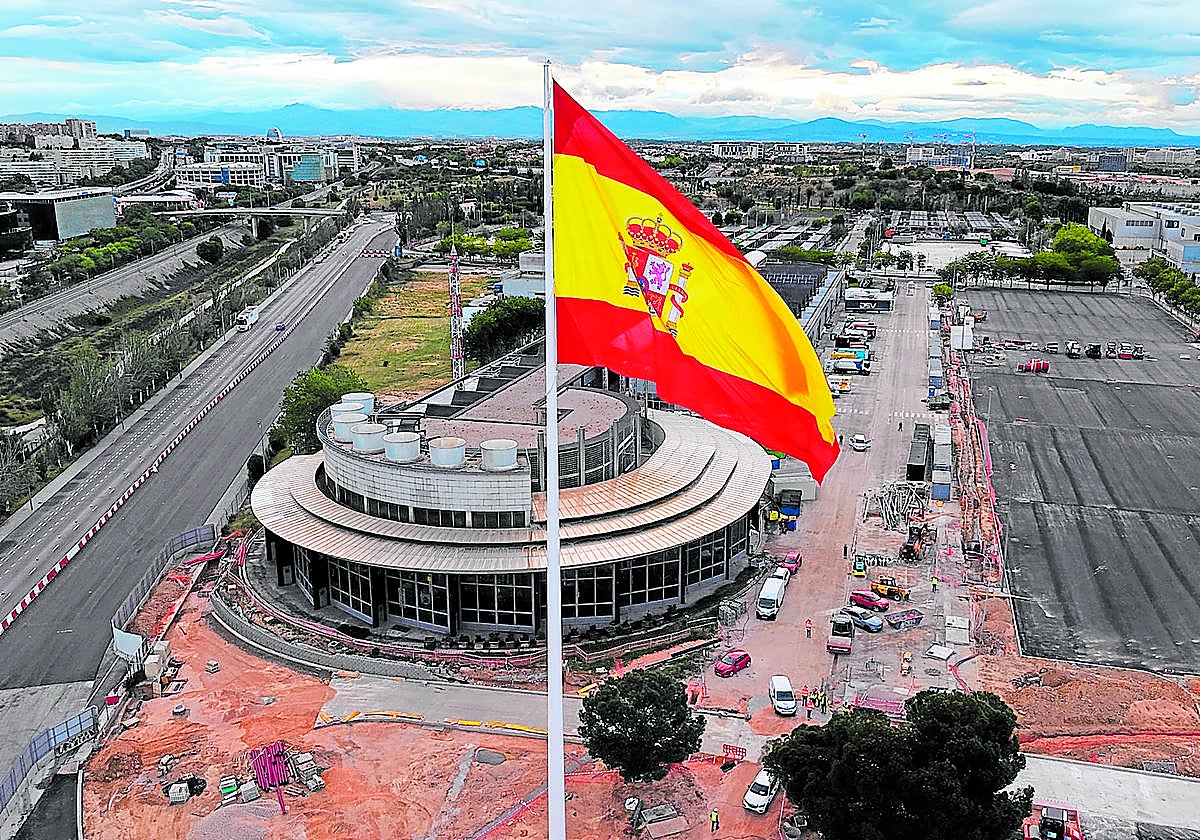 La gigantesque bannière de la Fórmula 1 à Madrid : un chef-d'œuvre « made in Granada » !