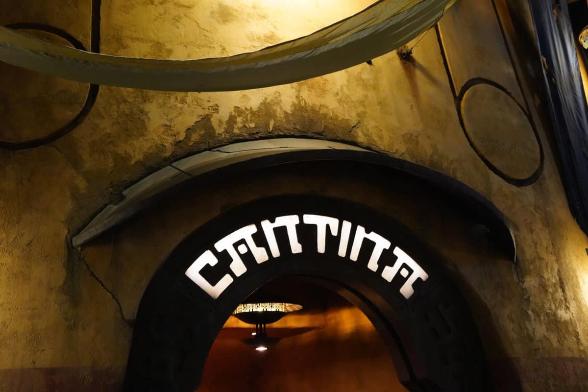 Oga's Cantina la nuit