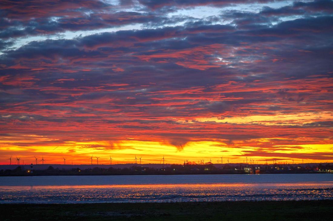 Coucher de soleil sur l'Elbe en automne