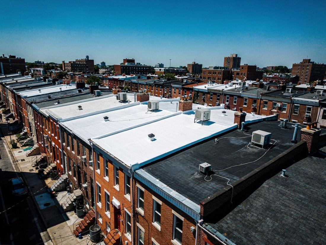 340 toits peints en blanc à Philadelphie