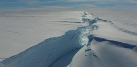 Un iceberg 15 fois plus grand que Barcelone se sépare en Antarctique