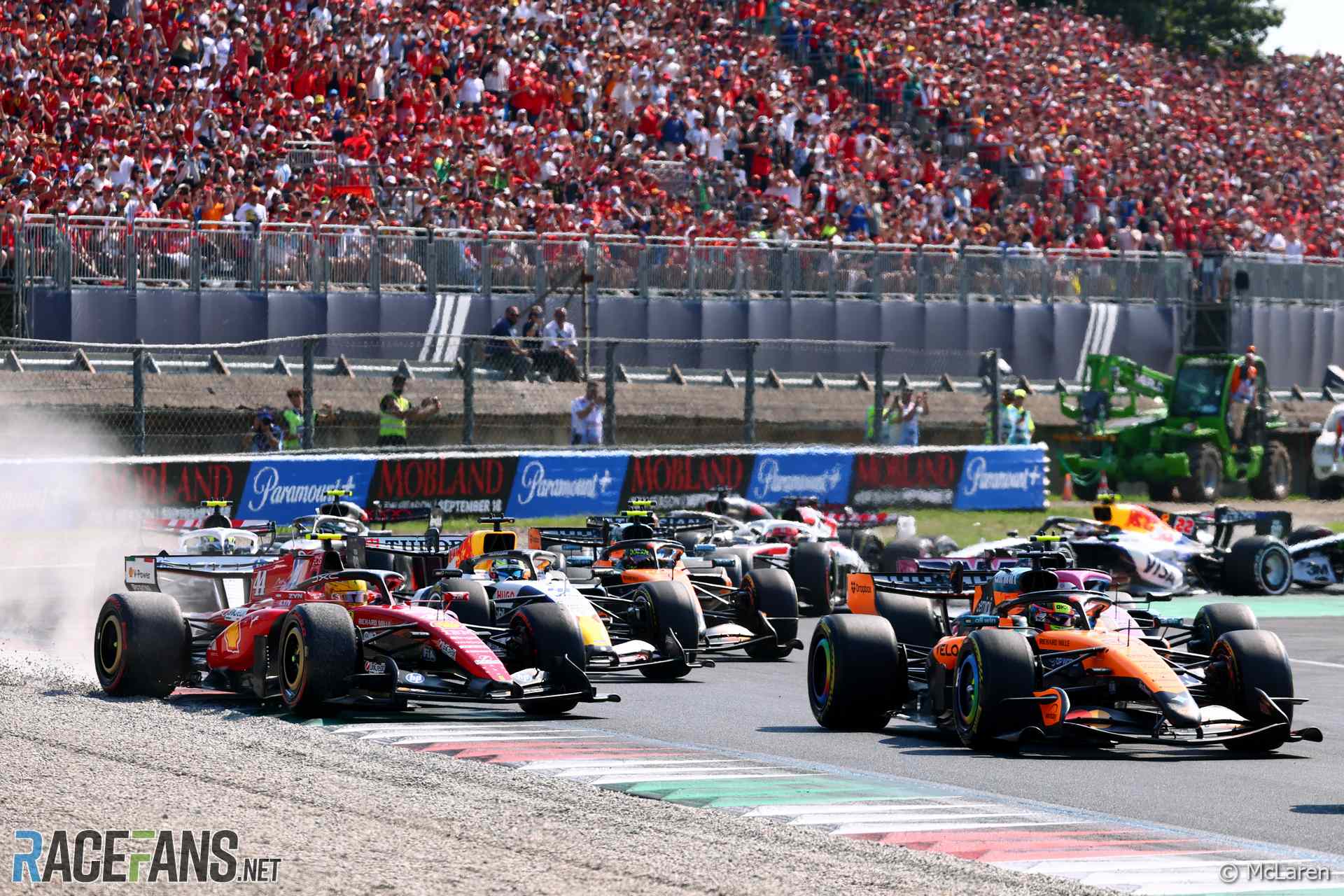 Leclerc admet qu'il n'aurait pas dû « mettre Lewis dans une situation délicate » lors du premier tour à Monza