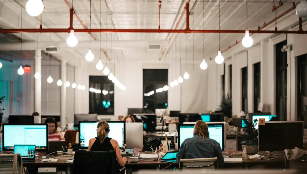 L'intelligence artificielle crée plus d'emplois en raison d'erreurs nécessitant une révision humaine