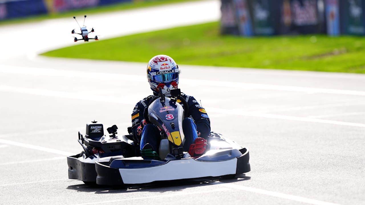Max contre 100 à Silverstone : Verstappen surpasse 100 adversaires en seulement 13 tours !