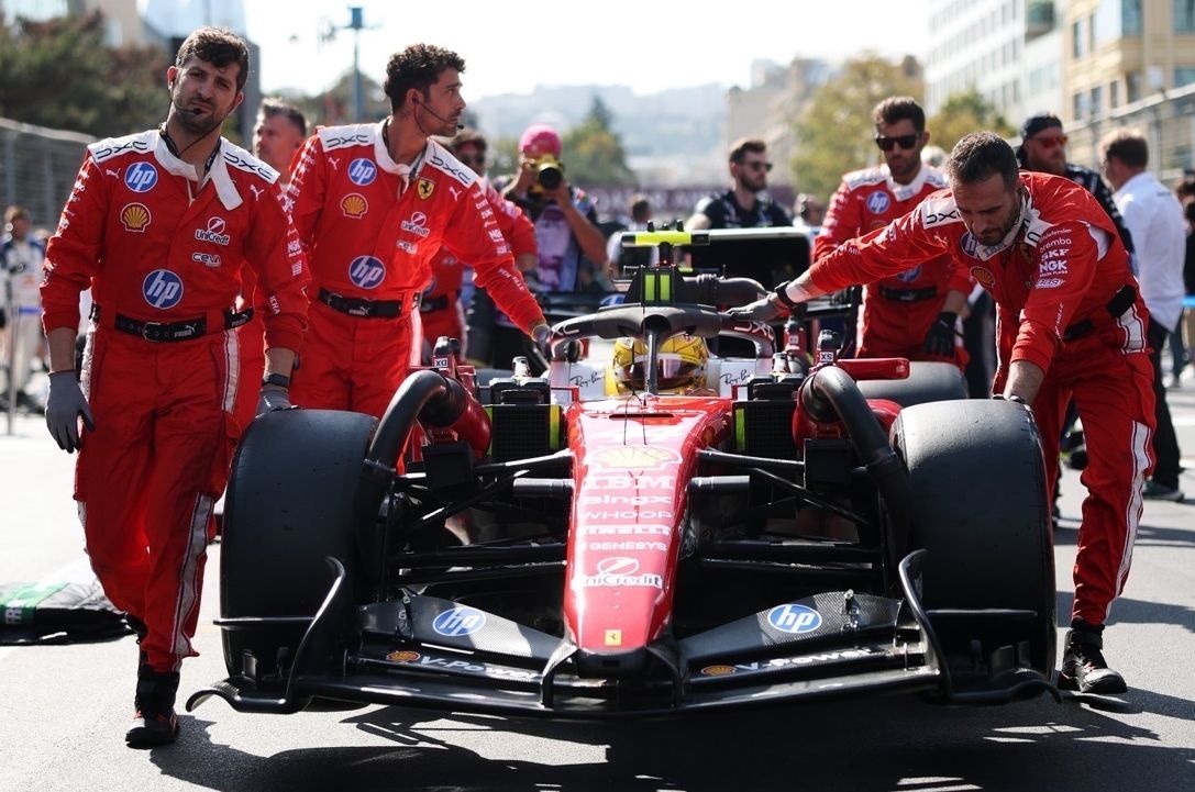 Qui a passé la pire nuit après le GP d'Azerbaïdjan 2026 ? Lewis Hamilton en tête !