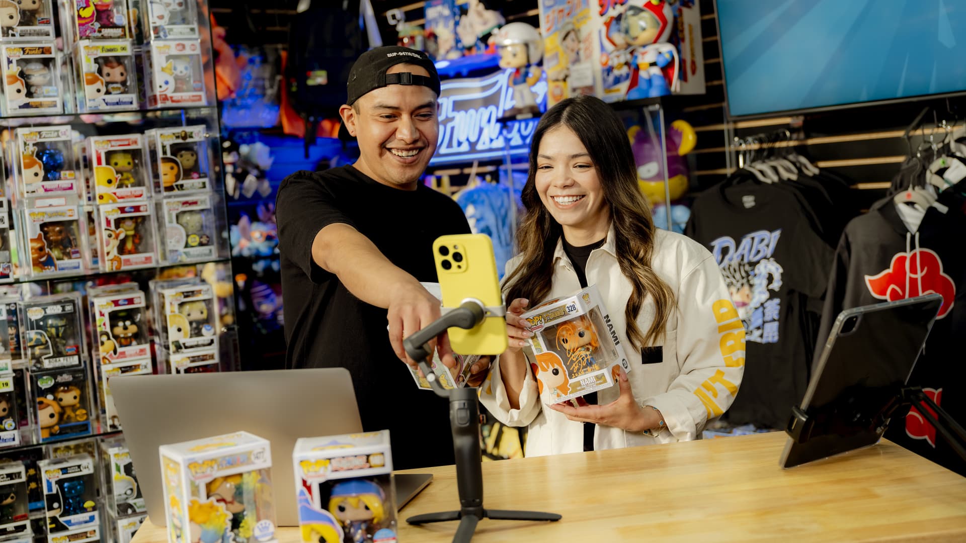 Shopping en direct sur TikTok et Whatnot : une tendance qui décolle aux États-Unis !