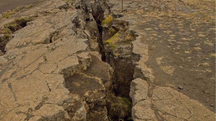 Crepa dans la surface terrestre