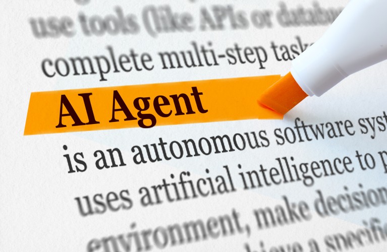 Zoom sur le terme 'AI Agent' surligné en orange.