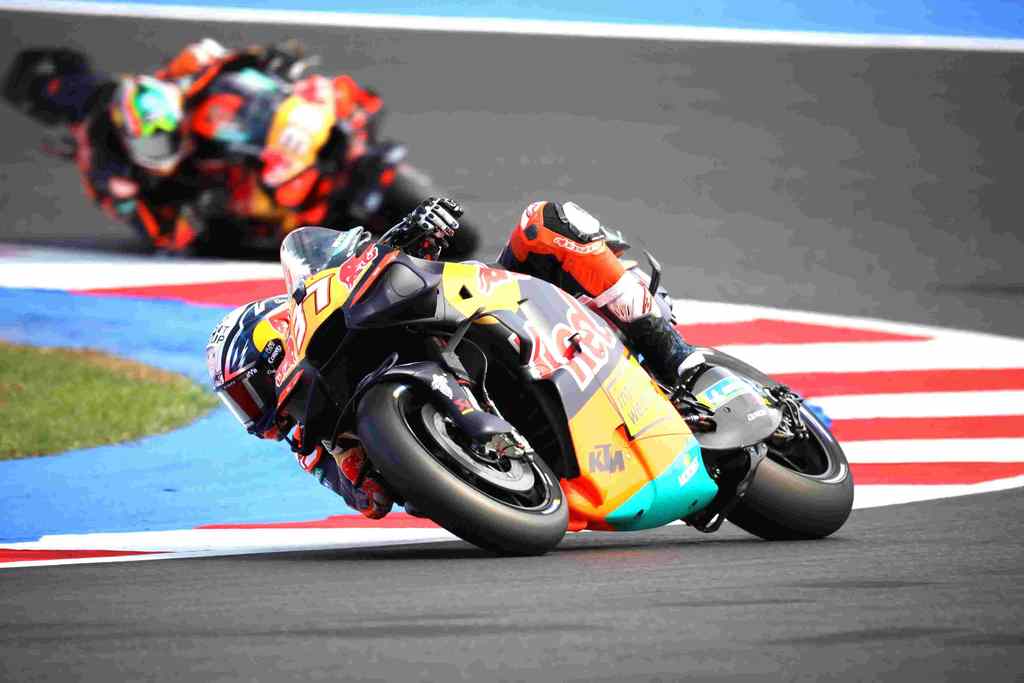 KTM lors de son événement à domicile avec Acosta (P1) et Binder (P6)
