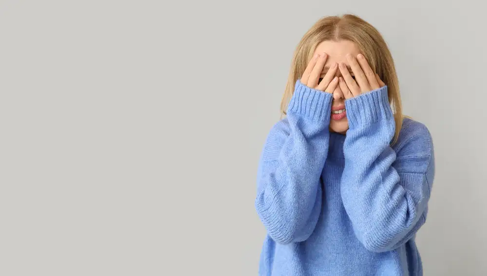 Desviar le regard lors d'une conversation : pourquoi et ce que cela signifie ?