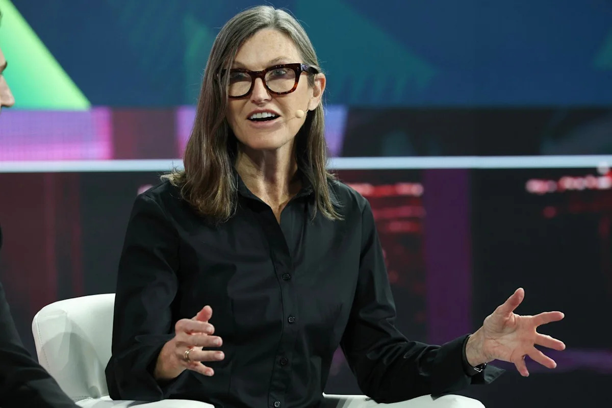 Cathie Wood Anticipe une Explosion de 1 665% pour cette Cryptomonnaie !