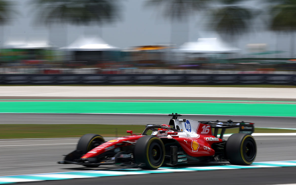 Le scénario palpitant du GP de Bahreïn : Leclerc rapide mais le classement reste flou, Alonso à nouveau en forme, l'Aston Martin se bat pour remonter !