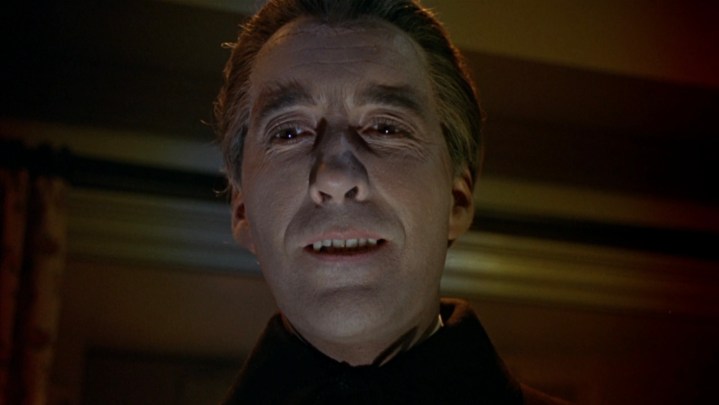 Dracula dans "Dracula Has Risen from the Grave."
