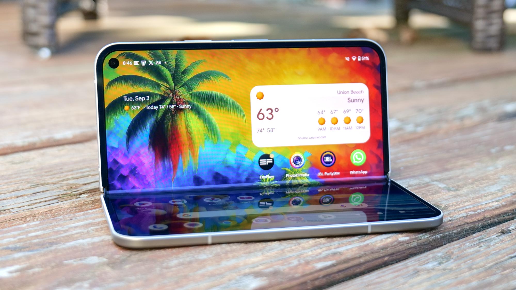 Google Pixel 9 Pro Fold tenu en main.