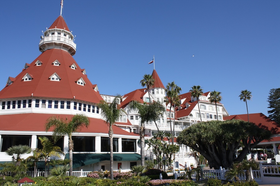 Hôtel Del Coronado le long du Bayshore Bikeway | Photo par Juan-Bongiovanni | CC BY-2.0