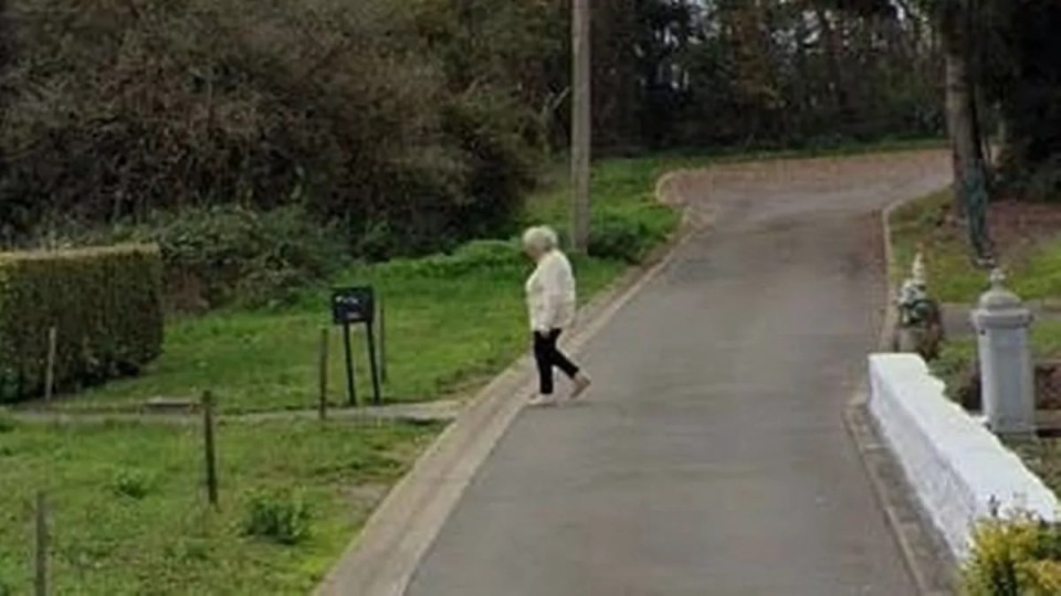 L'image Google montre Paulette s'éloignant de sa maison