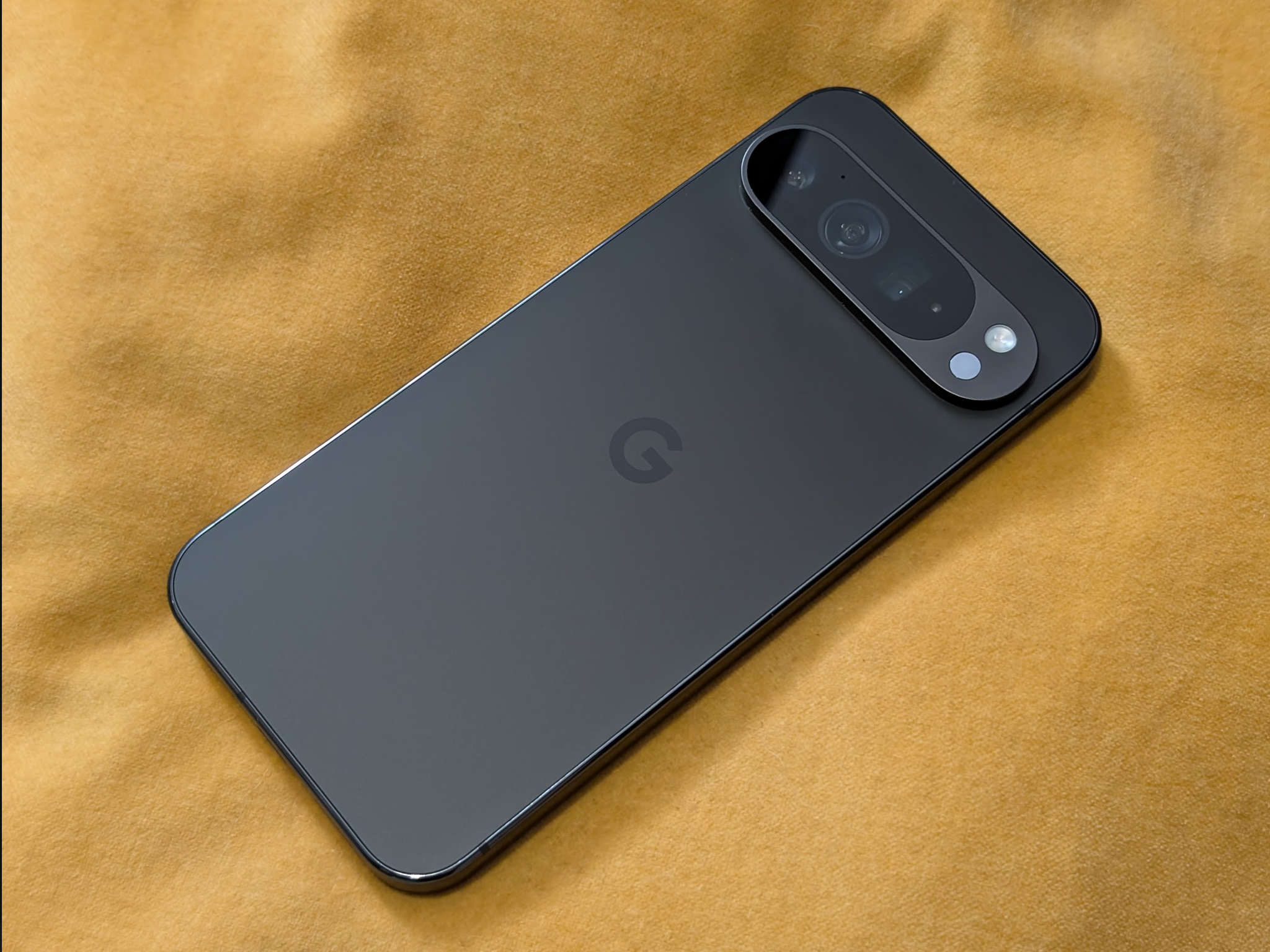 Le design de ce modèle est très proche de celui du Pixel 9.
