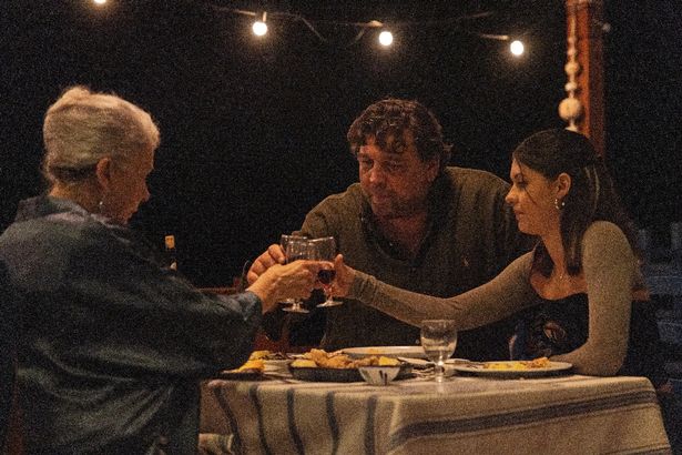 Kiti Manver, Hovik Keuchkerian et Nonna Cardoner dans Two Graves