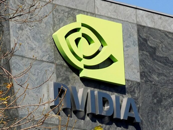 Nvidia, première entreprise atteignant une valorisation de 5 000 milliards de dollars, grâce à la demande de puces pour l'IA