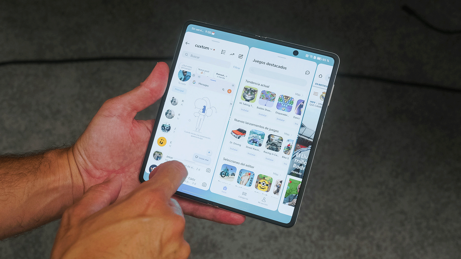 Écran déplié de l'Honor Magic V5 avec Instagram