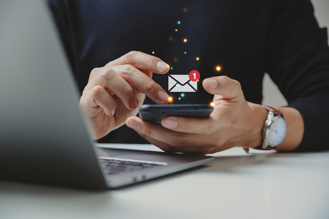 Les emails sont la principale cible des cyberattaques comme le phishing et le vol d'identité.