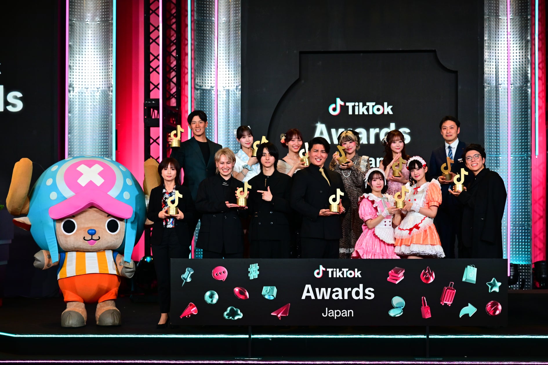Les TikTok Awards Japon 2025 : Découvrez les gagnants des 12 catégories ! SATOYU(^↓^)OHIOBOSS remporte le titre de Créateur de l’Année pour la deuxième fois consécutive !
