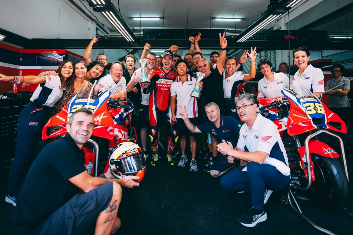 L'équipe Honda HRC se réjouit de sa performance en 2025 L'équipe Honda HRC se réjouit de sa performance en 2025