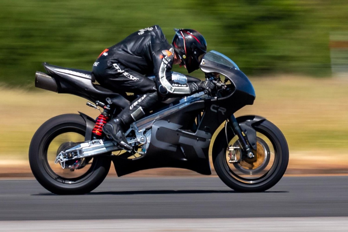 Guy Martin teste la Crighton CR700W
