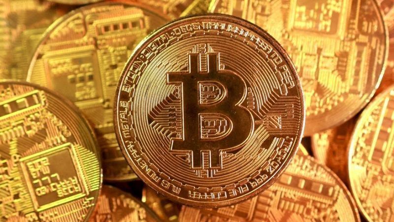 Bitcoin chute en dessous de 90 000 $, malgré la reprise des technologies
