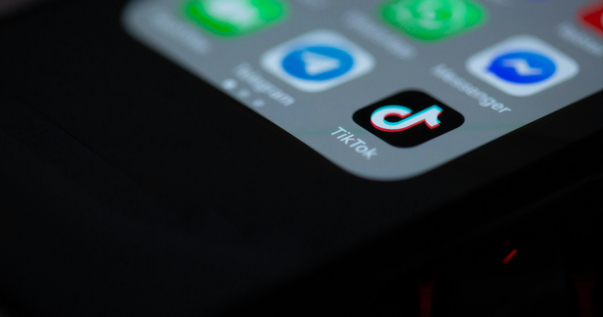 Hawaï attaque TikTok pour des astuces "prédateurs" nuisibles aux enfants !