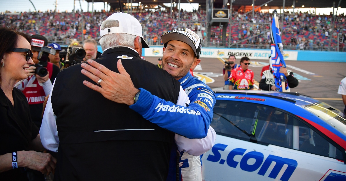 Kyle Larson dévoile que Rick Hendrick est toujours sur TikTok !