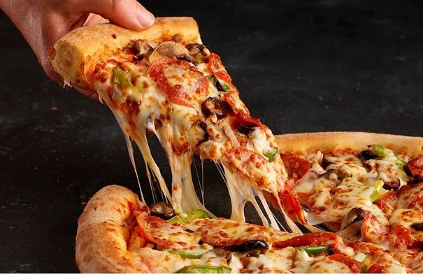 La tendance de la "pizza froide" sur TikTok : une solution contre la flambée des prix ?
