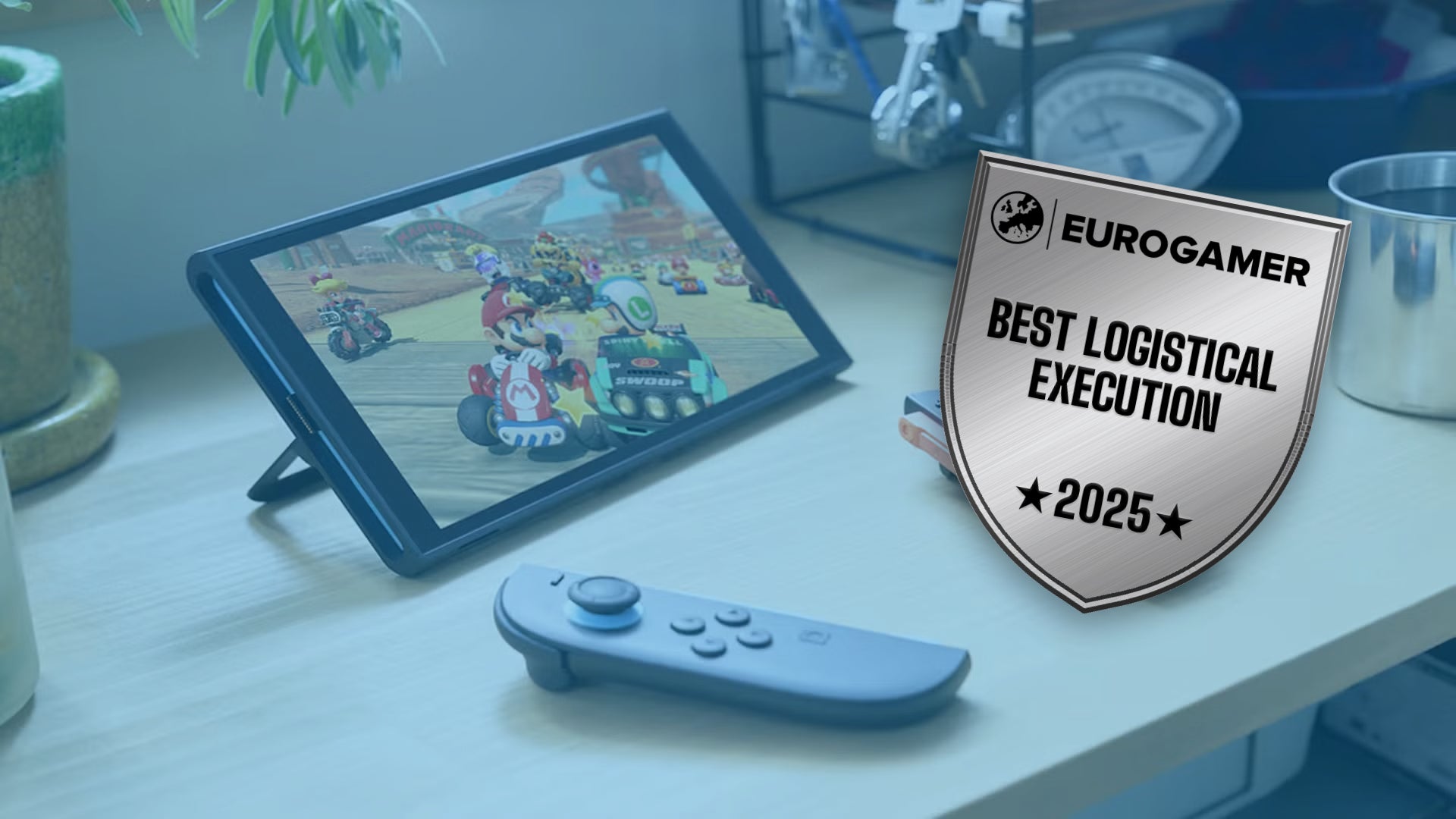 Unité de vente de la Switch 2 avec un badge disant 'meilleure exécution logistique'