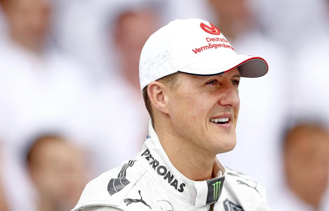 Michael Schumacher en combinaison de course Mercedes.