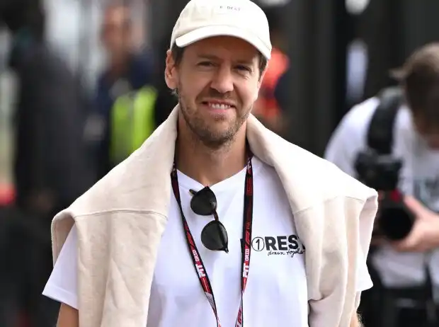Sebastian Vettel dans le paddock de Formule 1