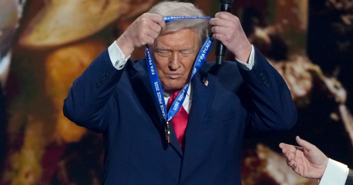 Trump ridiculisé pour sa vantardise sur ses abonnés TikTok après un "faux" prix Nobel de la paix