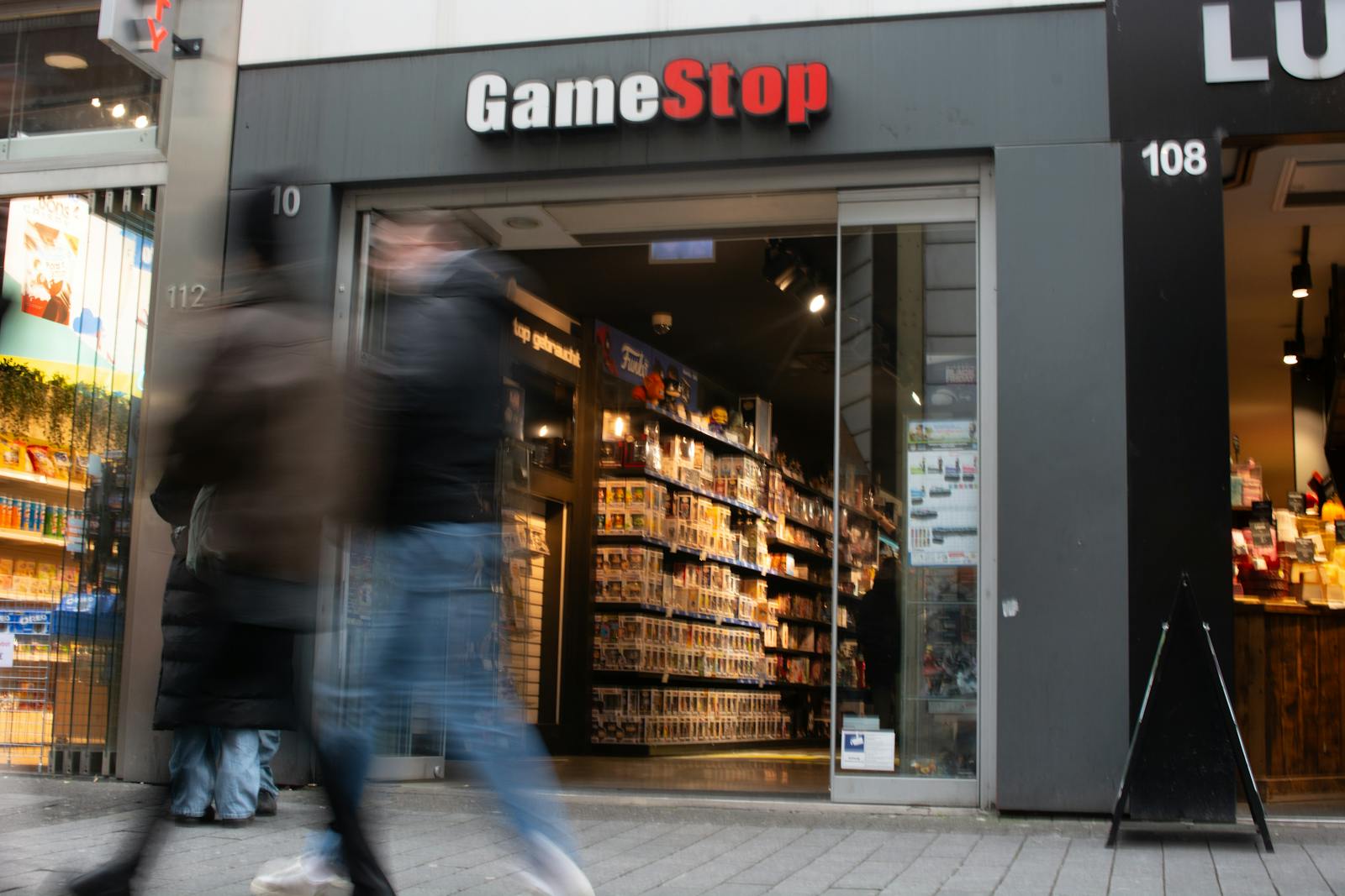GameStop déplace la moitié de son bitcoin, des rumeurs d'une vente imminente s'intensifient !