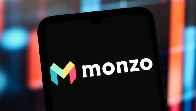 Logo de Monzo sur un smartphone